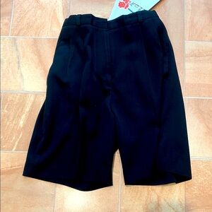 Jacqueline Ferrar Women’s Black Petite Business Shorts